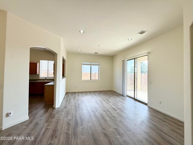 Foto del edificio - 4649 N Kirkwood Ave