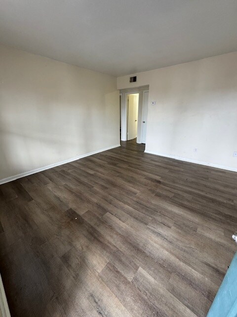 Building Photo - 705 W Washington Ave