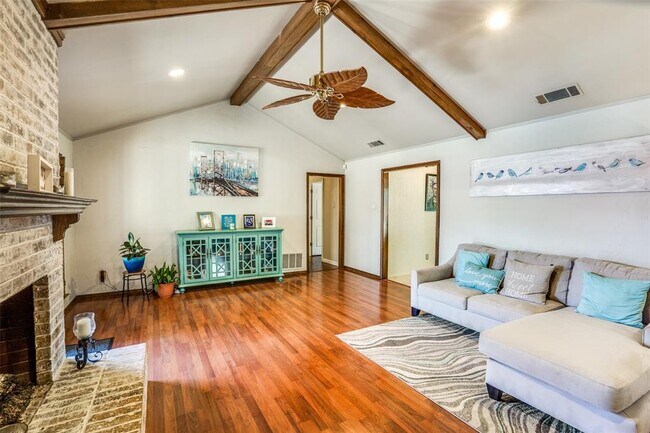 Foto del edificio - 2307 Castle Rock Rd
