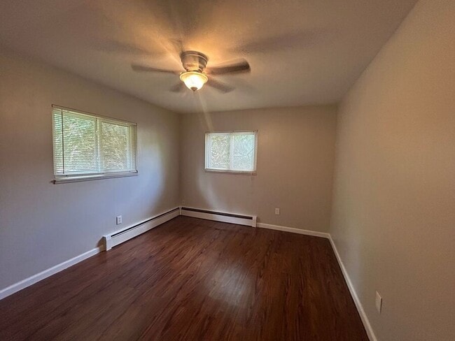 Building Photo - 256 Drahner-1