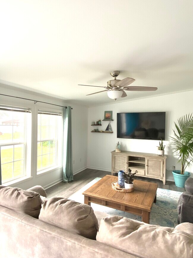 Foto del edificio - 31625 River Rd