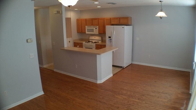 Foto del edificio - Westchase 3/2.5 Townhome with 2 car garage
