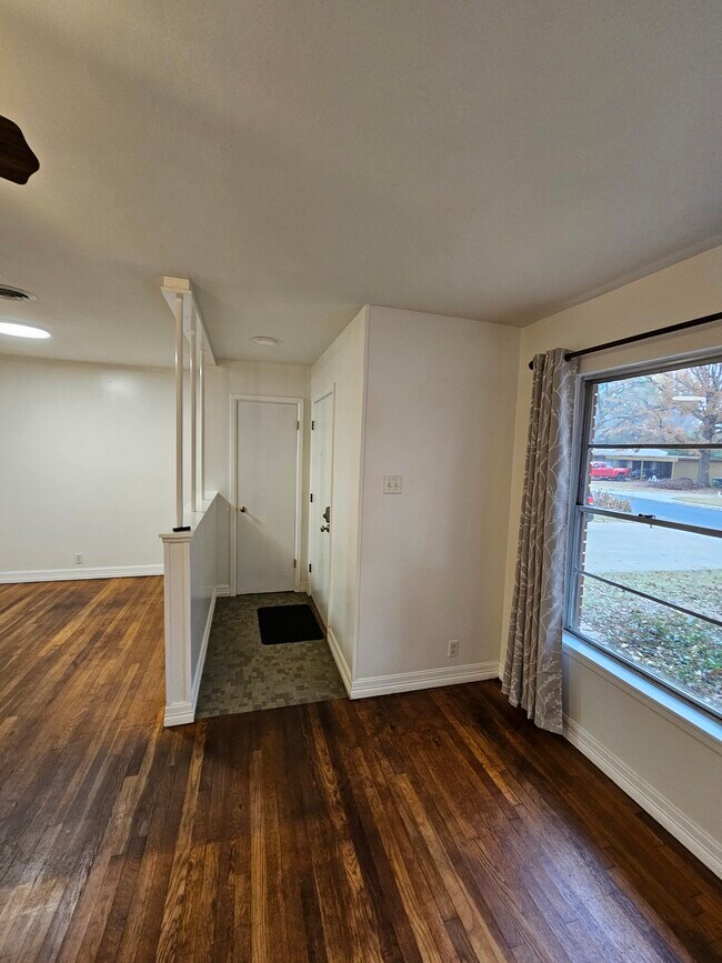 Foto del edificio - 2603 Robinwood Ln