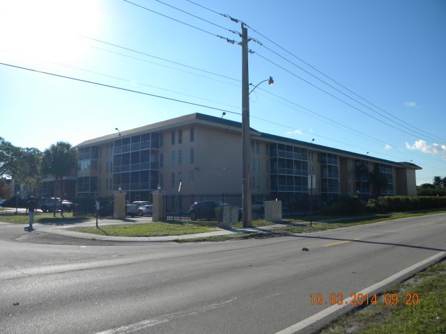 Foto del edificio - 4848 NW 24th Ct