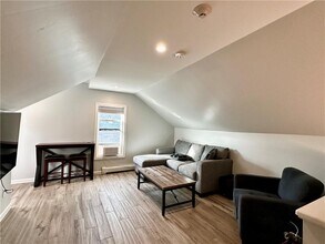 Building Photo - 29 Ann St