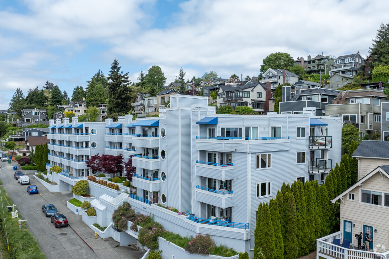 Primary Photo - Queen Anne Ocean View Condos