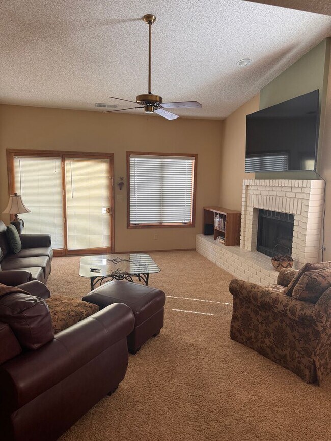 Foto del edificio - 6236 E Willow Loop