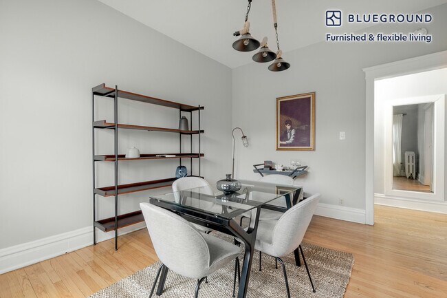 Building Photo - 518 W Wrightwood Ave