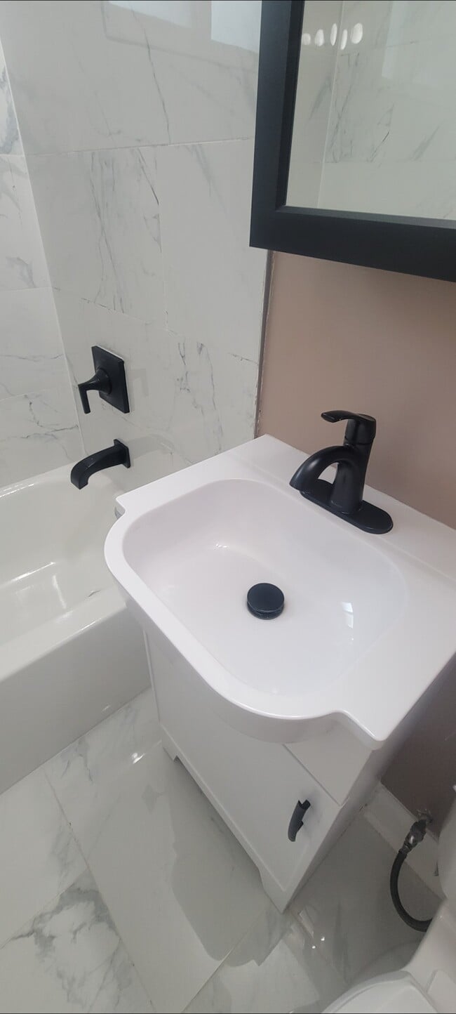 Foto del edificio - 7 Oak Ln