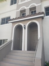 Building Photo - 325 Bayfront Dr