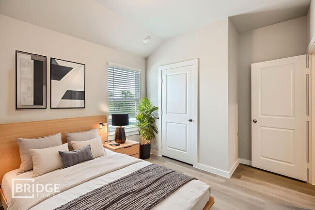 Building Photo - GALLITAN PLAN