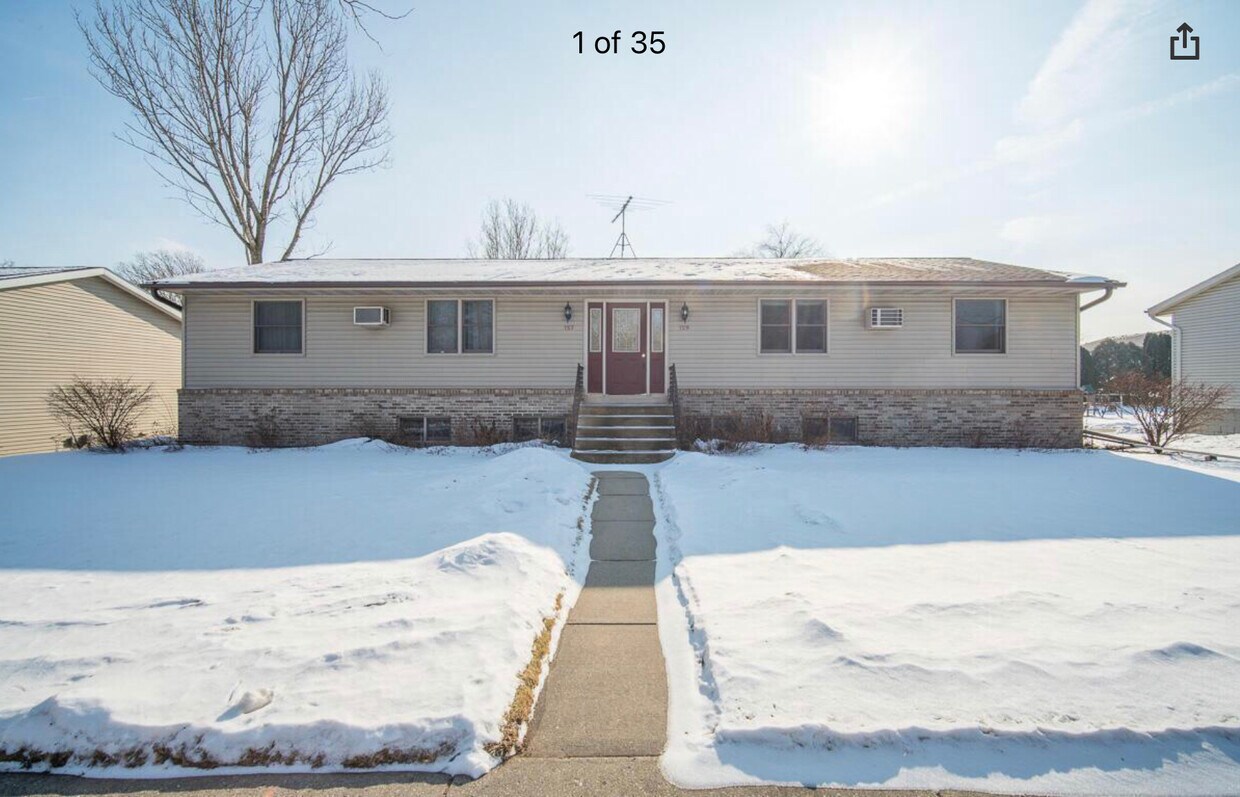 Primary Photo - 167 W Paradise Dr
