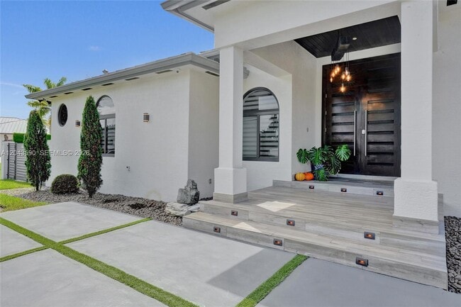 Building Photo - 2600 SW 128th Ct