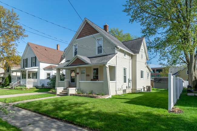 Building Photo - 3848 Grand Street Southwest