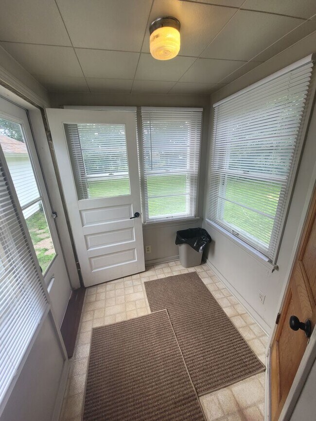 Building Photo - $1250| 2BD 1BA| 1915 Ohm Ave | Available Now