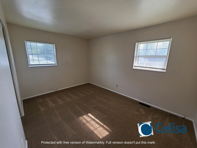 Building Photo - 2621 Carver Ct