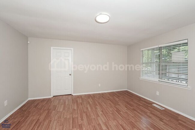 Foto del edificio - Charming 4-Bedroom, 2-Bath Home in Adamsvi...
