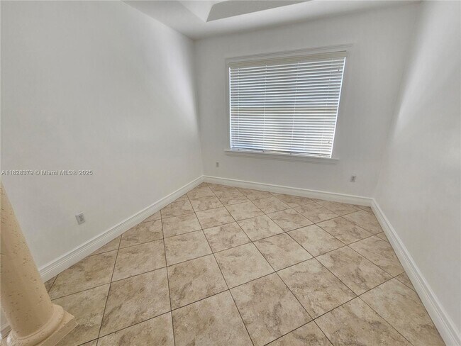 Foto del edificio - 5450 SW 165th Ct