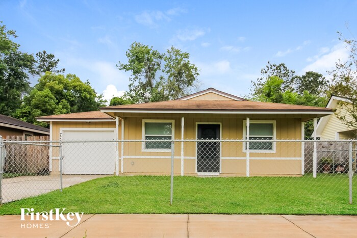 Primary Photo - 7742 Club Duclay Dr