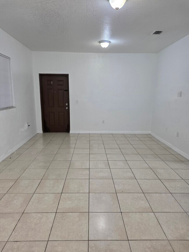 Foto del edificio - 101 E 9th St
