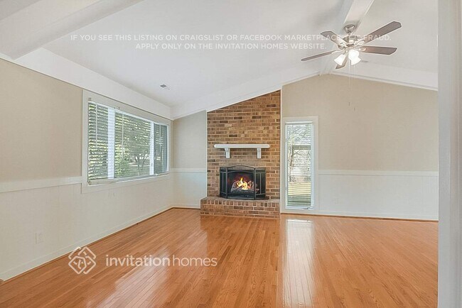 Foto del edificio - 911 Buckingham Rd