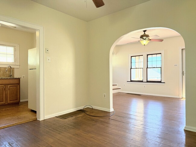 Building Photo - 502 27th Ave