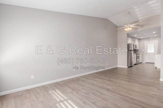 Foto del edificio - 4530 E Camino Cir