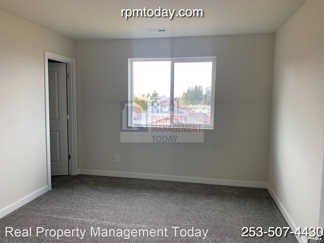 Building Photo - 4 br, 2.5 bath House - 5650 S 302nd St
