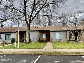 Building Photo - 203 Covered Bridge Blvd