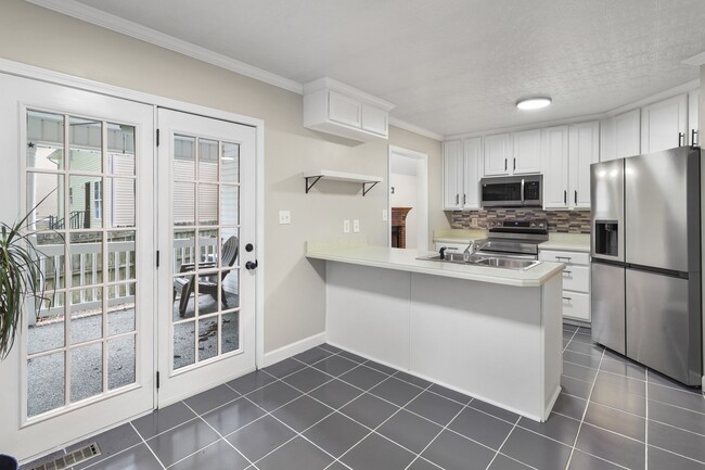 Building Photo - 1841 Darlington Dr