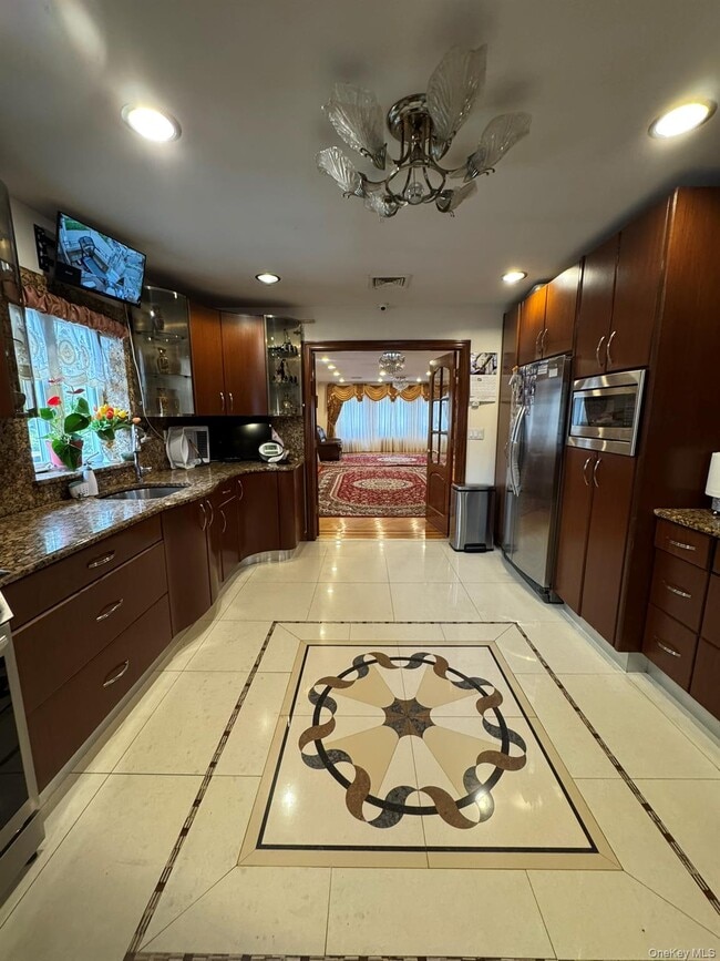 Foto del edificio - 109-04 Myrtle Ave