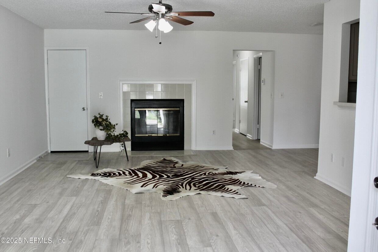 Primary Photo - 12627 Enchanted Hollow Dr