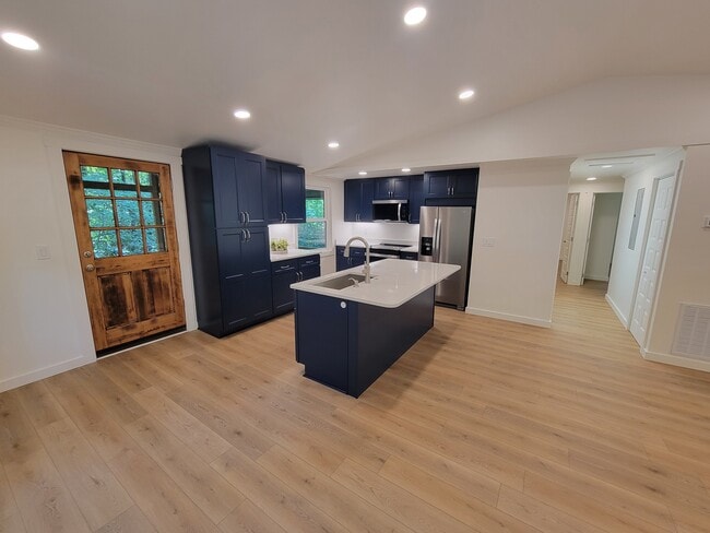 Foto del edificio - 66 Lundy Ln
