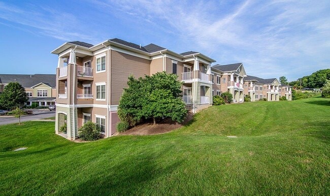 Building Photo - Greenwood Cove Apartment Homes
