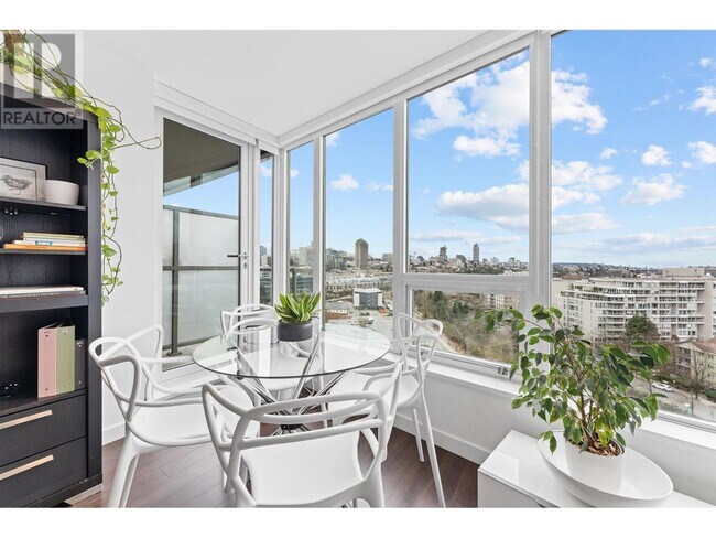 Photo du bâtiment - 445-1445 W 2nd Ave