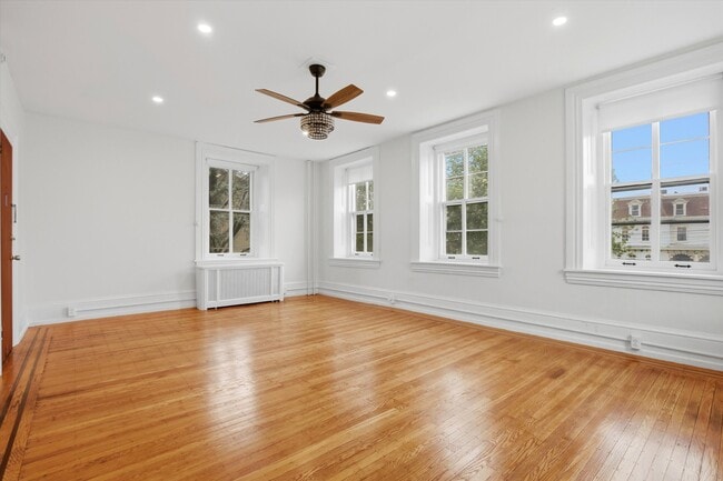Building Photo - 420 Lyceum Ave