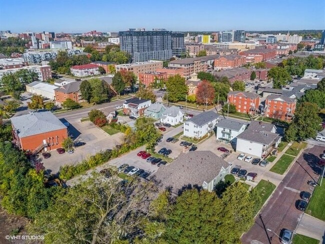 Building Photo - $875 | 1 Bedroom, 1 Bathroom Apartment | C...