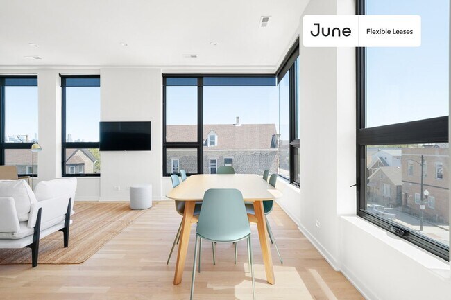 Foto del edificio - 2122 S Hoyne Ave