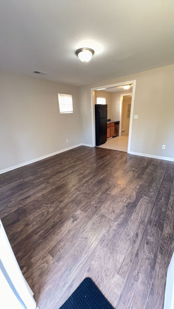 Building Photo - Spacious well kept 4 bedroom 2 bath home - Open To Section 8