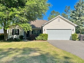 Building Photo - 305 Woodgreen Dr
