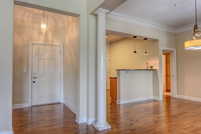 Foto del edificio - 555 Grande Manor Ct