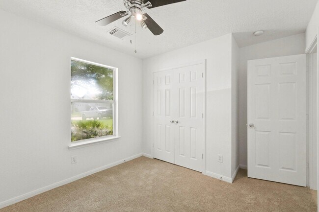 Foto del edificio - 3646 Fuller Bluff Dr