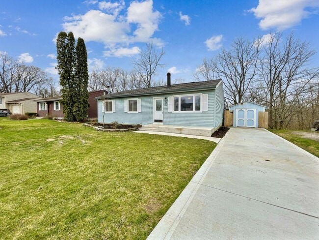 Building Photo - 8969 Canoe Dr