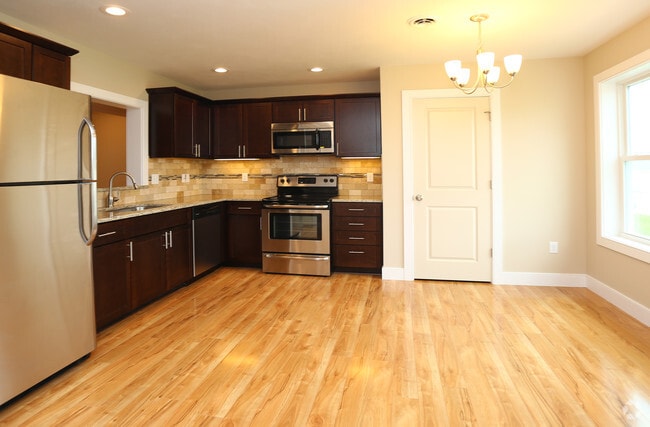 2 Bedroom 1.5 Bath Townhome - Lewiston Properties