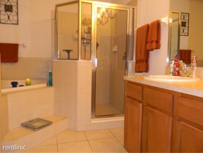 Building Photo - 4527 Amberly Oaks Ct
