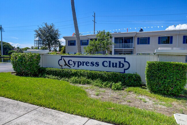 Building Photo - 170 Cypress Club Dr