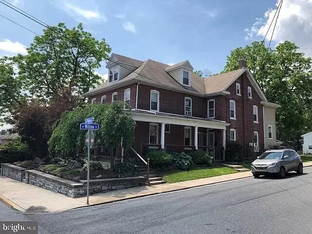 Foto del edificio - 154 N Poplar St