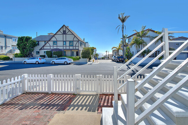 Building Photo - 3402 Highland Ave
