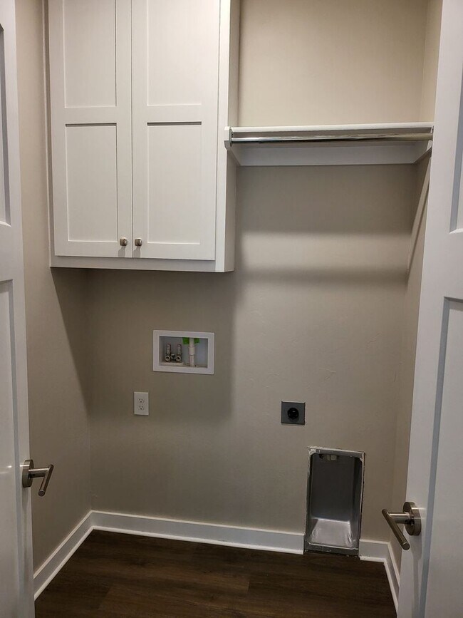 Foto del edificio - $1000.00 OFF 1ST MONTH RENT