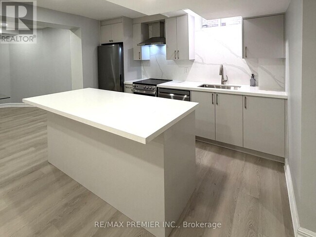 Photo du bâtiment - 23 Brownlee Ave